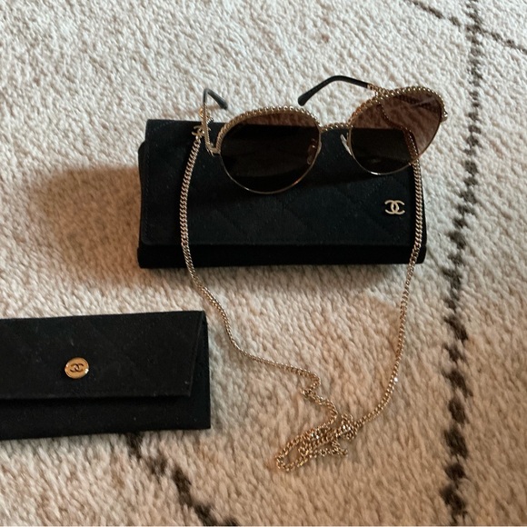 Chanel Pantos CH4242 Light Gold / Brown Gradient Lens W/ Chain. - Picture 6 of 6